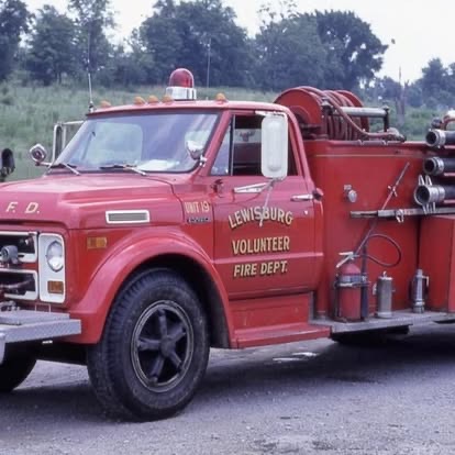 Lewisburg VFD engine